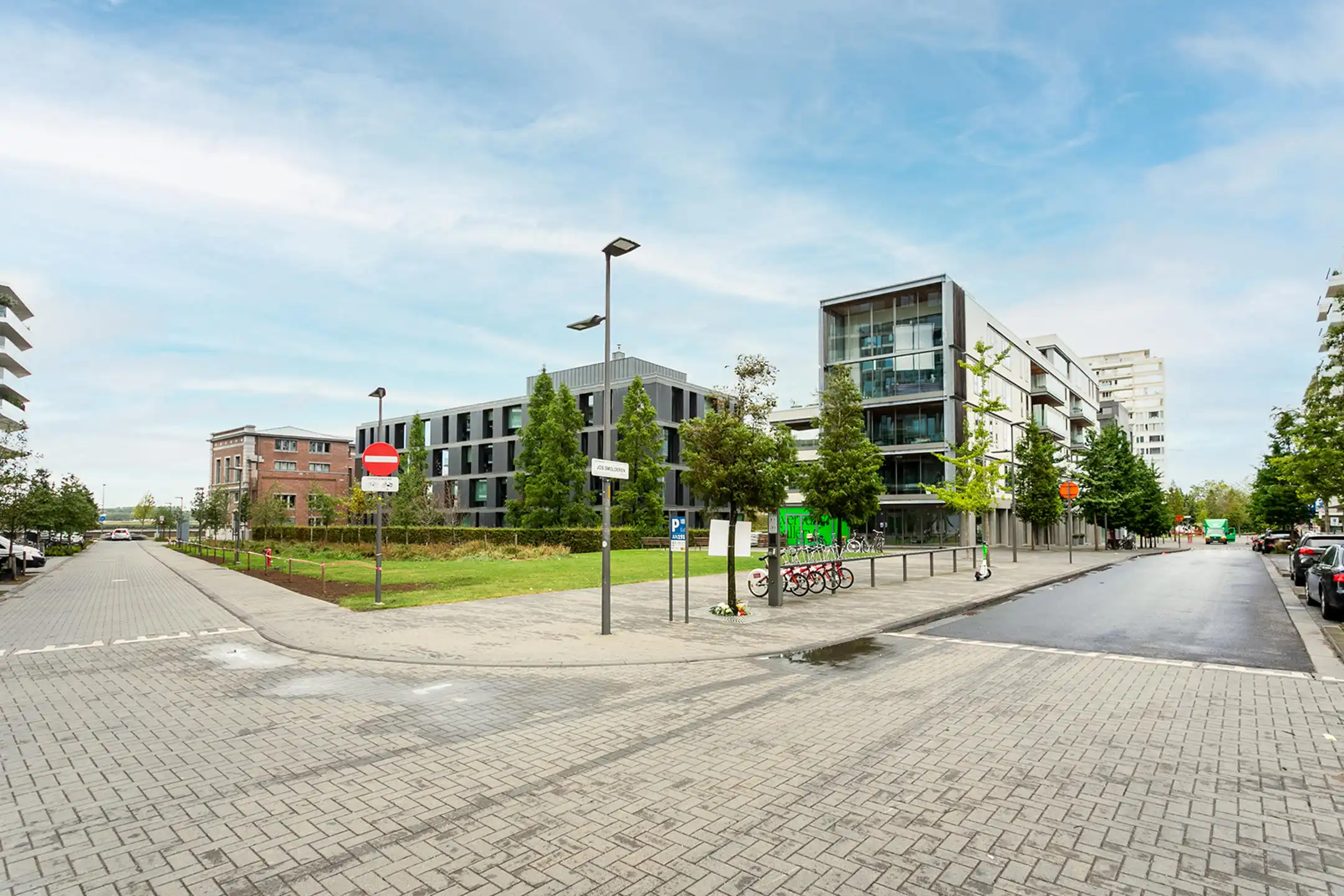 Bemeubeld éénslaapkamerappartement op Nieuw Zuid te huur foto 12