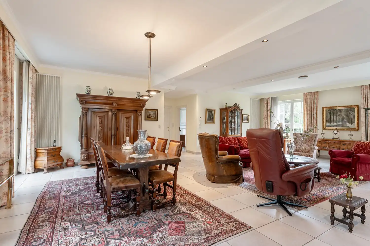 Exclusieve villa met natuurleien dak, gelegen op een unieke toplocatie in het prachtige Maasmechelen, gelegen op een perceel van 3295m². foto 13