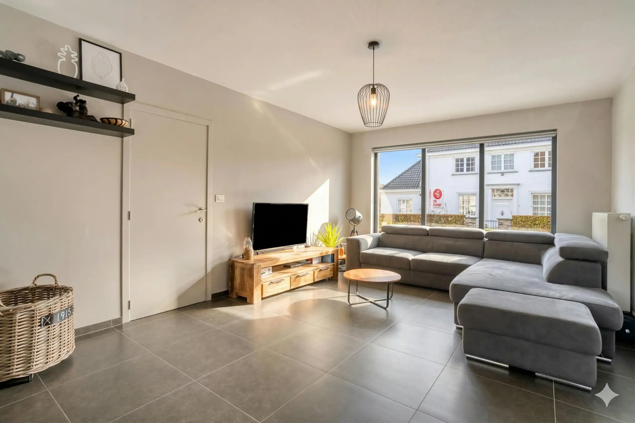 Moderne en instapklare gezinswoning met tuin in Koolskamp foto 5