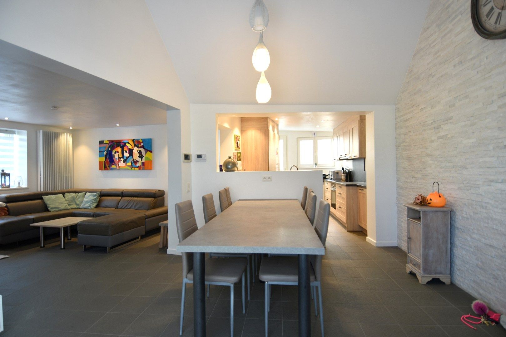 Halfopen bebouwing met 2 slaapkamers, garage en gezellig zonneterras te koop in Bellegem foto 5