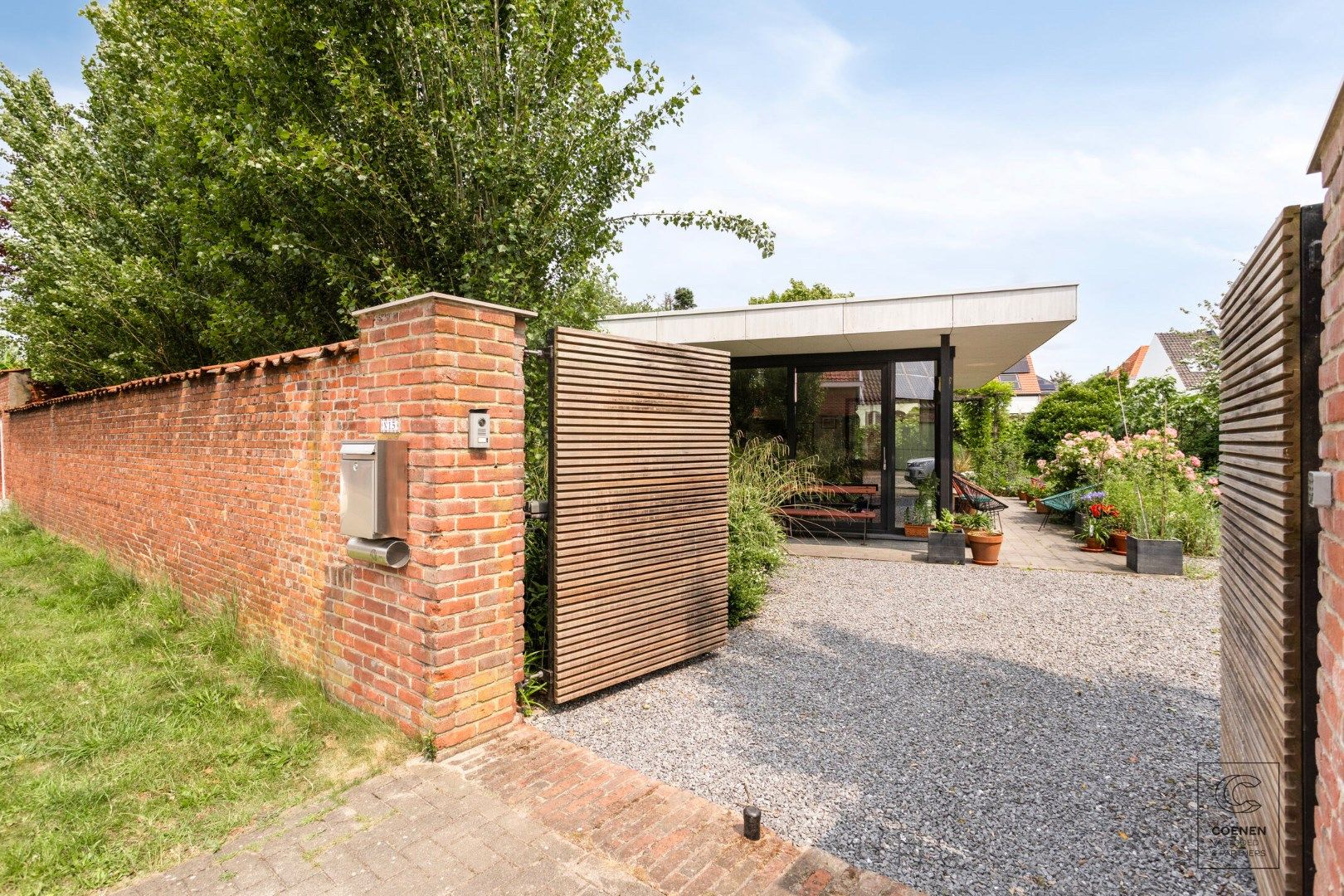 Prachtig, instapklare laagbouwwoning met 4 slaapkamer op een perceel van 995 m²! foto 26