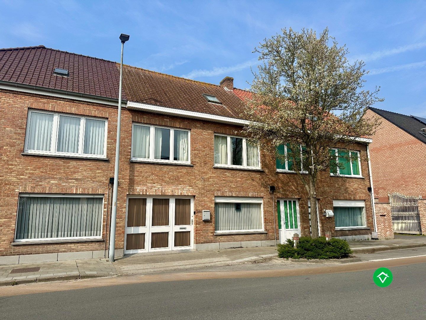 Charmante woning gelegen op een boogscheut van het centrum van Eernegem foto 22