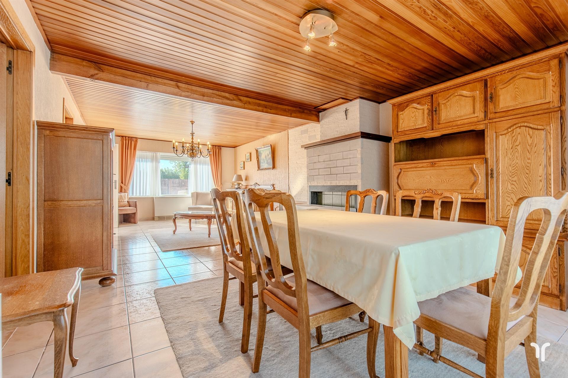 Op te frissen, landelijk gelegen woning. foto 3