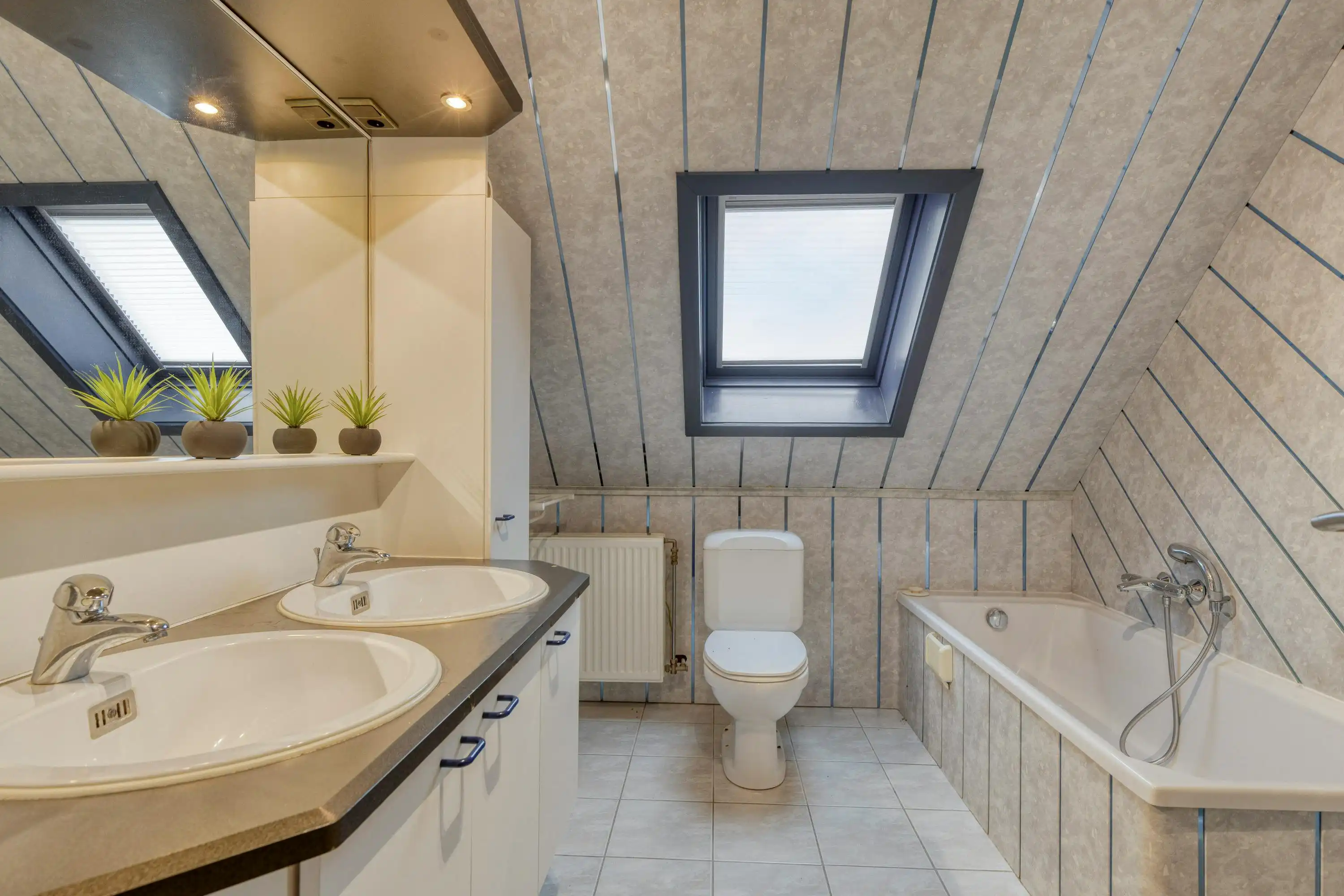 Woning met 3 slaapkamers in de Savooistraat in Ronse te koop foto 8