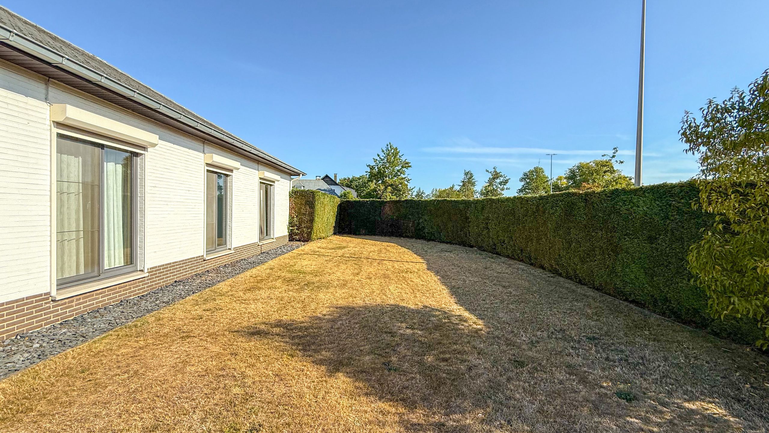 Gerenoveerde gelijkvloerse woning met 3 slpks en garage! foto 36