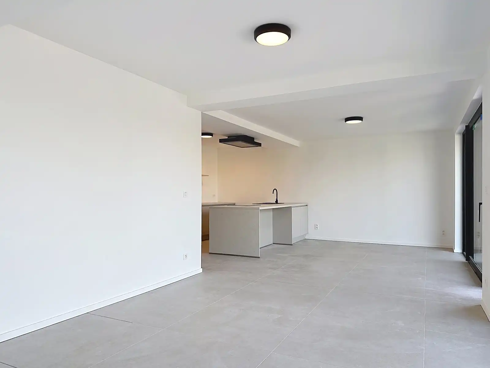 Energiezuinig en stijlvol wonen in een volledig gerenoveerd appartement van ca. 140 m² foto 3