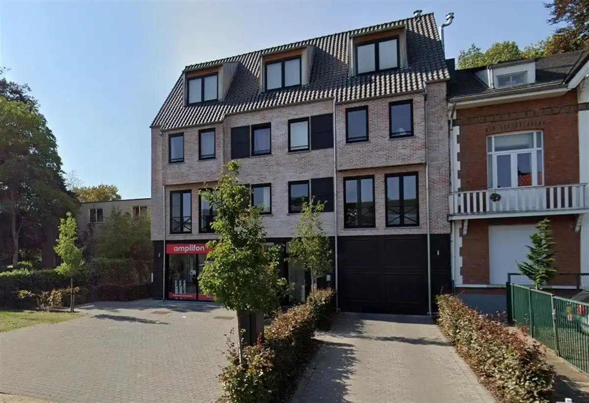 Inpandige parking te centrum Mariaburg foto 2