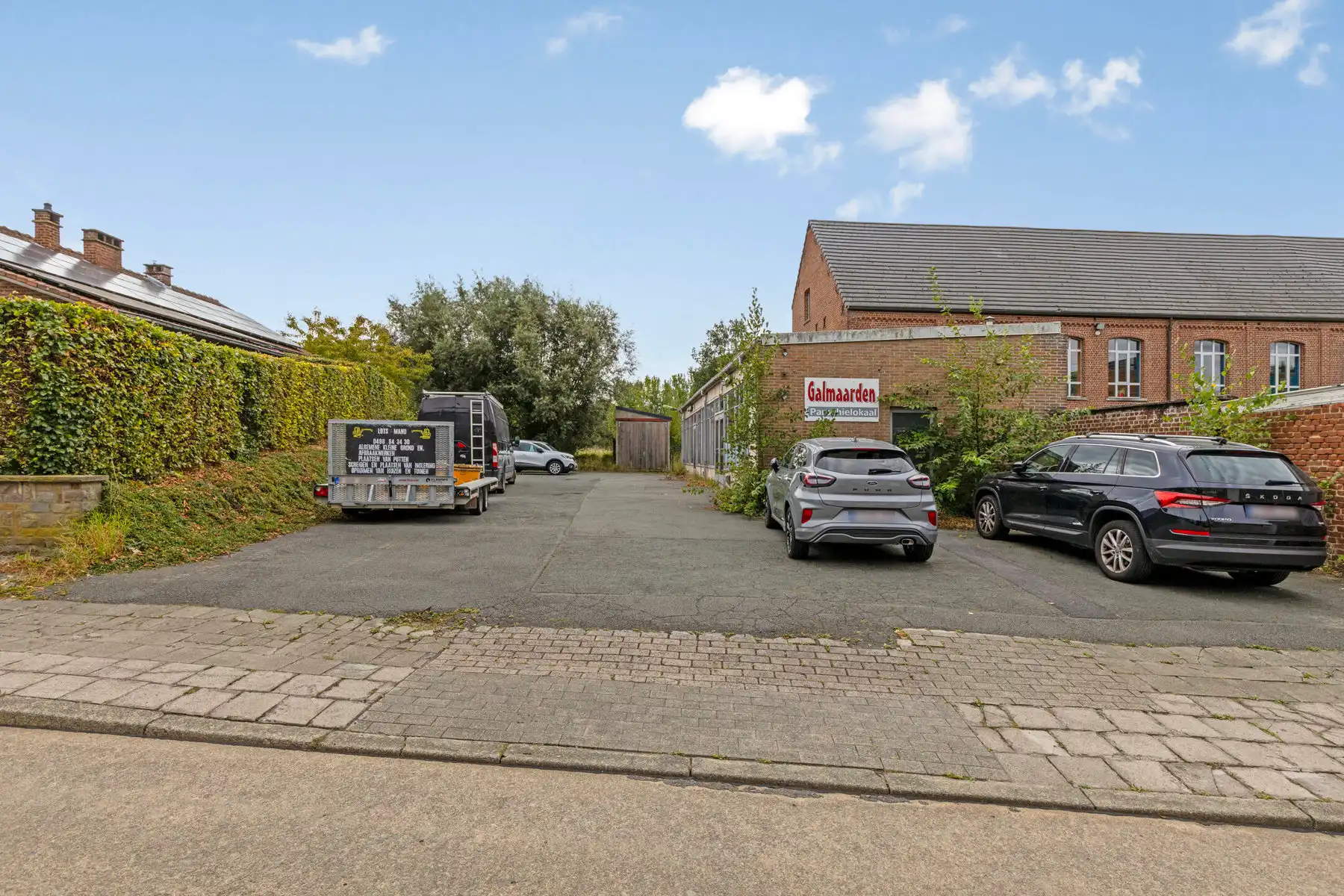 Bouwgrond met Parochiezaal/Vergaderzaal foto 2