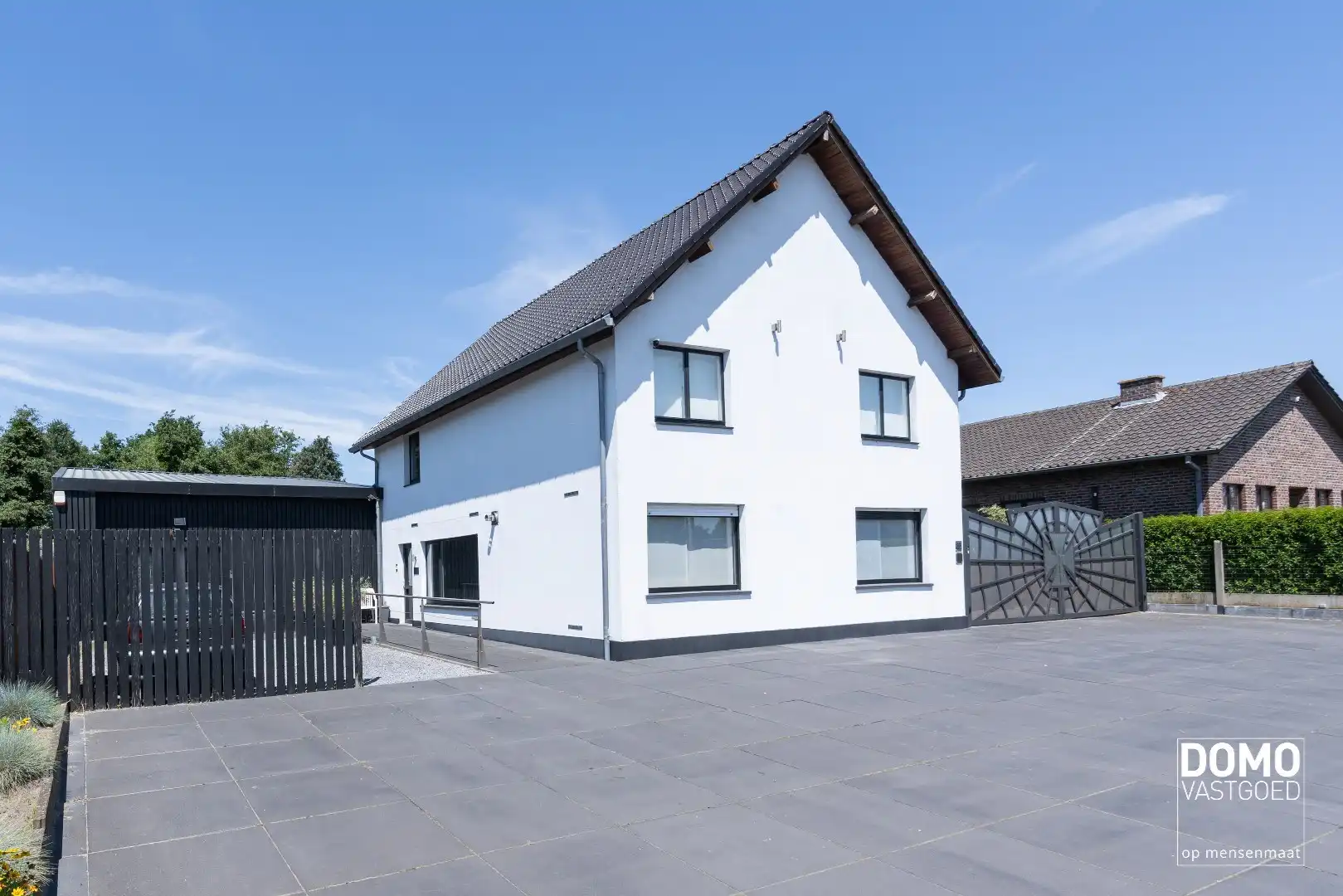 UNIEKE EIGENDOM MET WONING, 2 APPARTEMENTEN EN MAGAZIJNEN OP 13A88CA foto 28