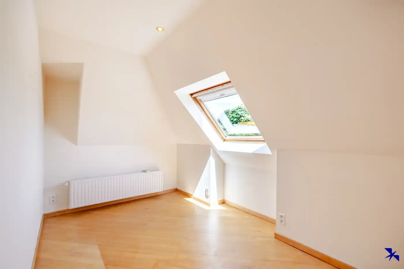 Karaktervolle villa met 5 slpks, dubbele garage en tuin foto 18