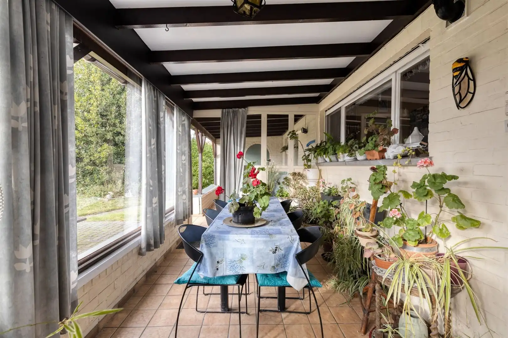 Ruime statige woning in een rustige buurt foto 27