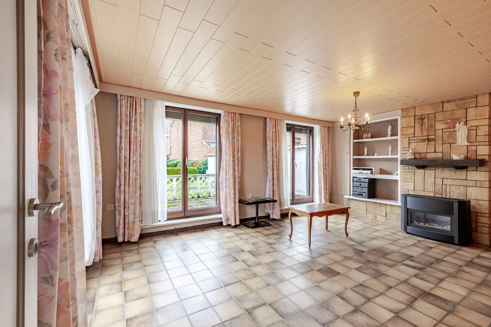 Te renoveren woning op toplocatie! foto 10