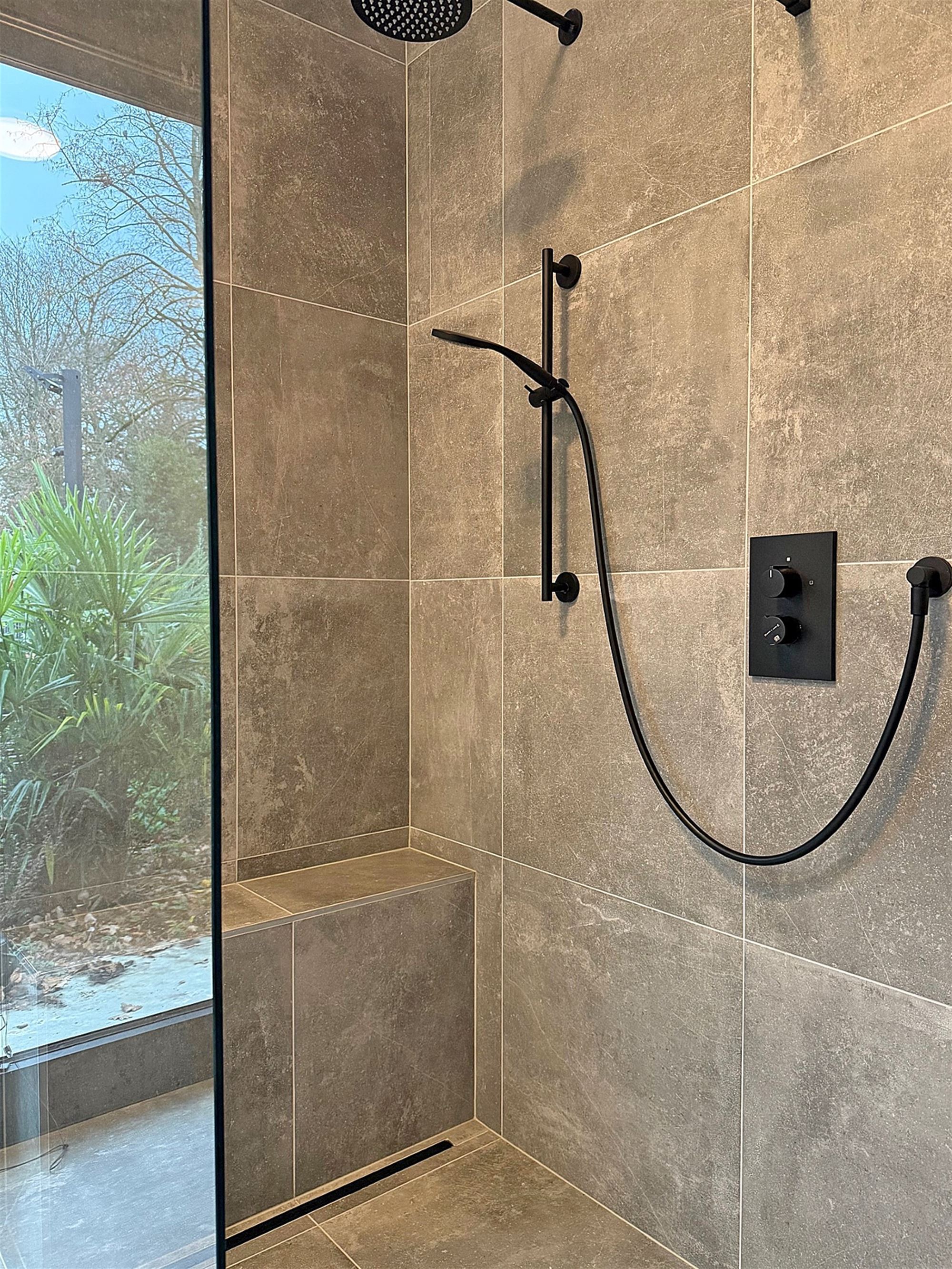 APPARTEMENT (gelijkvloers) met terras / tuin, 1 slaapkamer, ruime bergingen & autostaanplaats foto 15