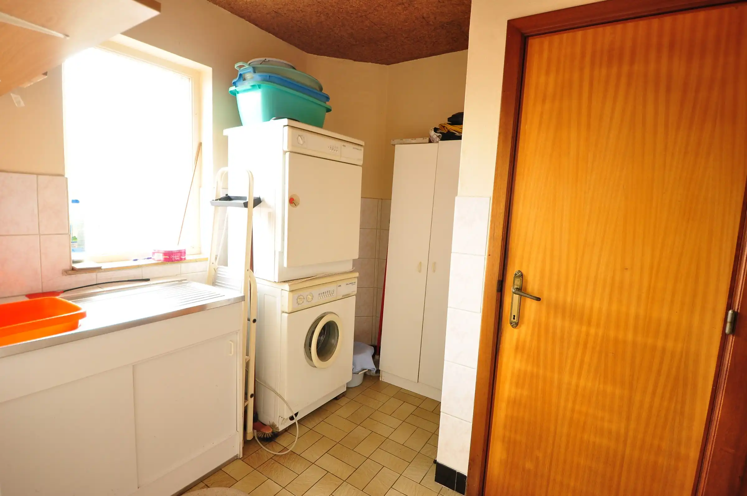 Half-openbebouwing met grote tuin en garage  ! foto 9