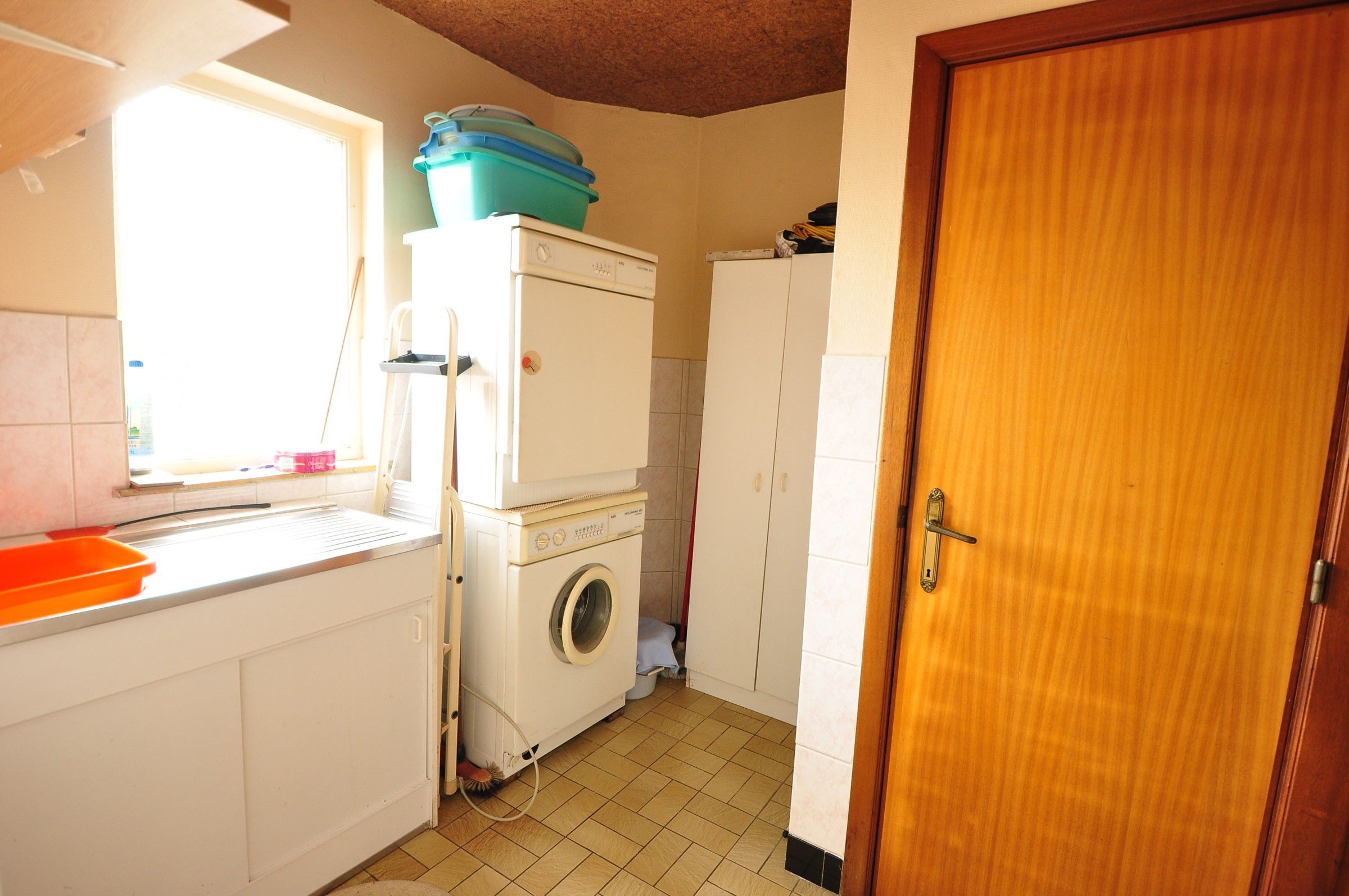 Half-openbebouwing met grote tuin en garage  ! foto 9