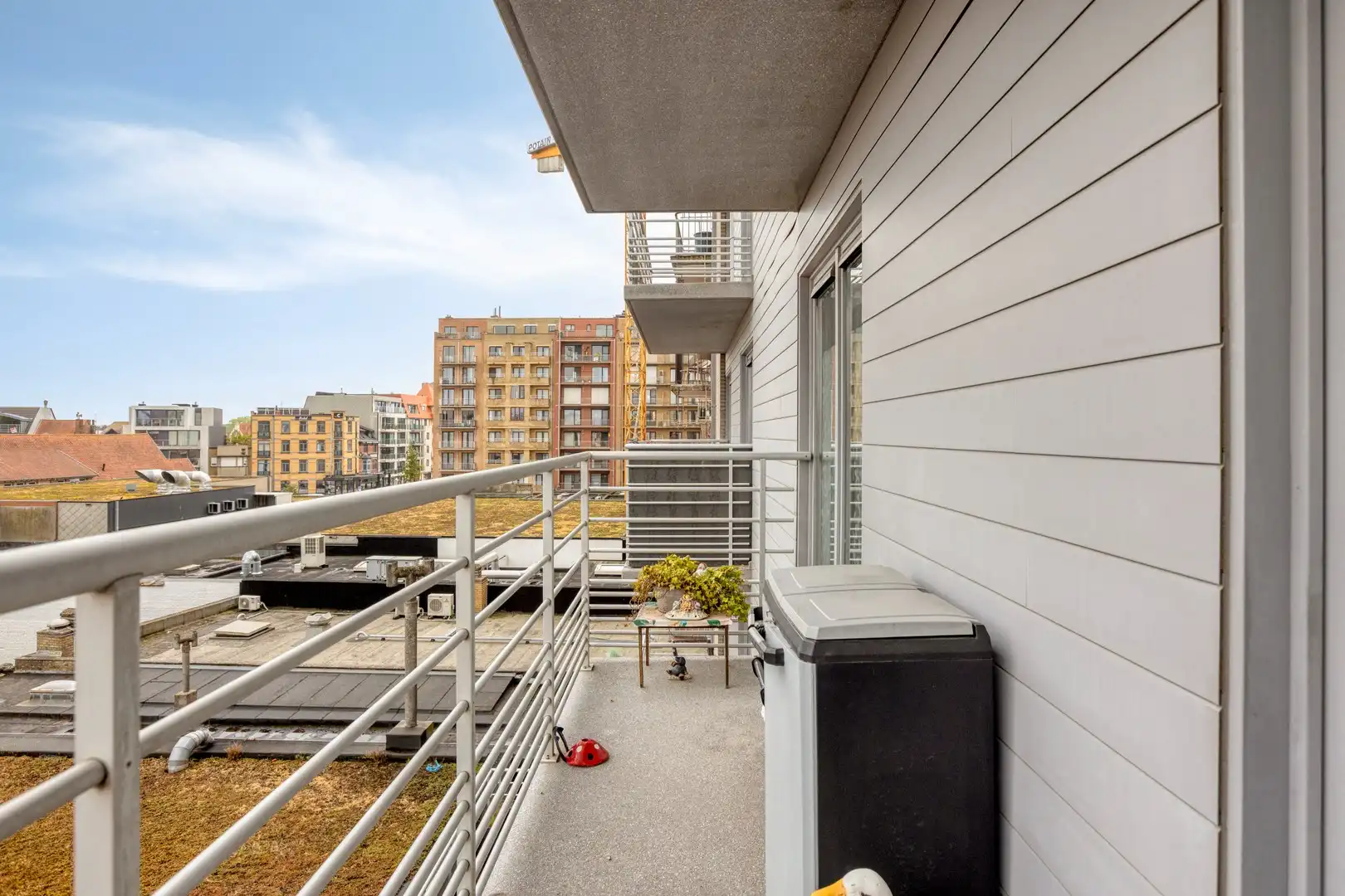 Zongericht woonappartement in hartje De Panne foto 40