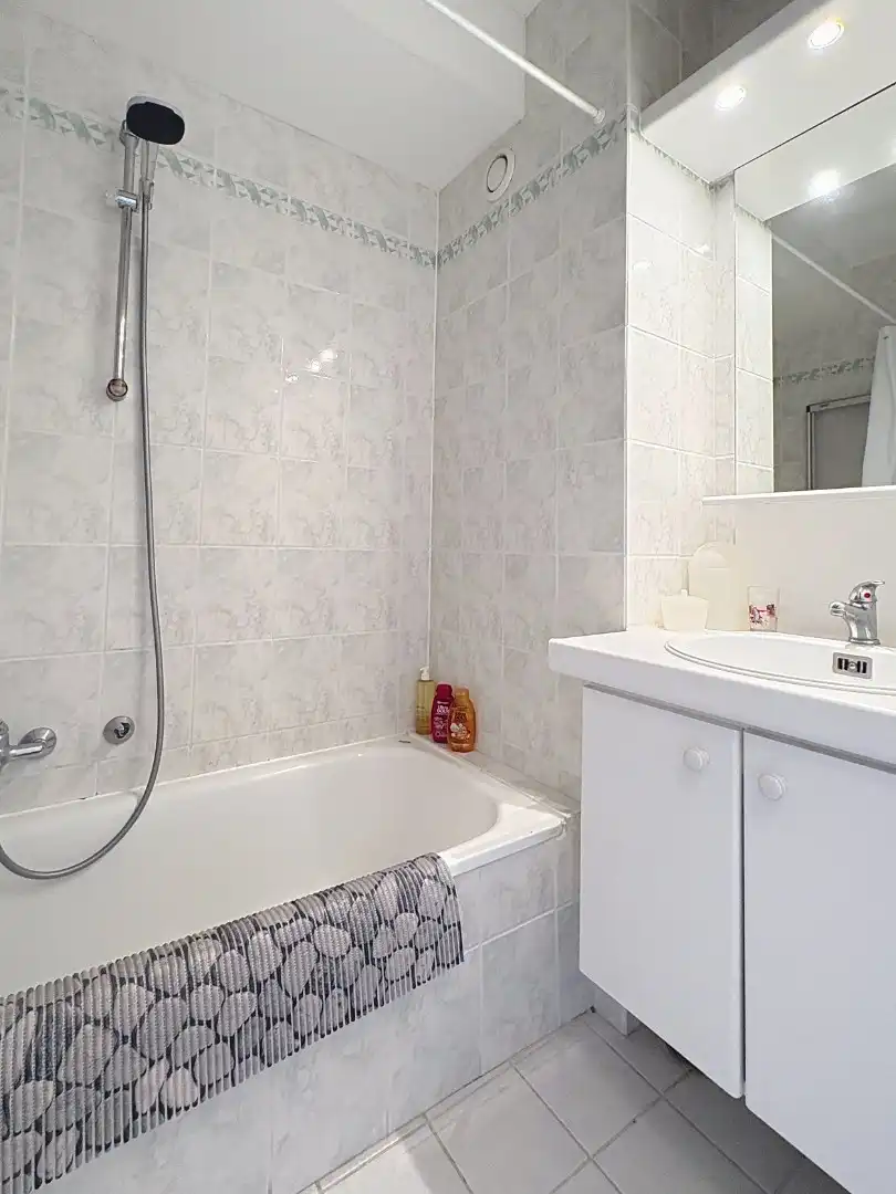 Te koop: instapklaar appartement op de zeedijk in Sint-Idesbald foto 12