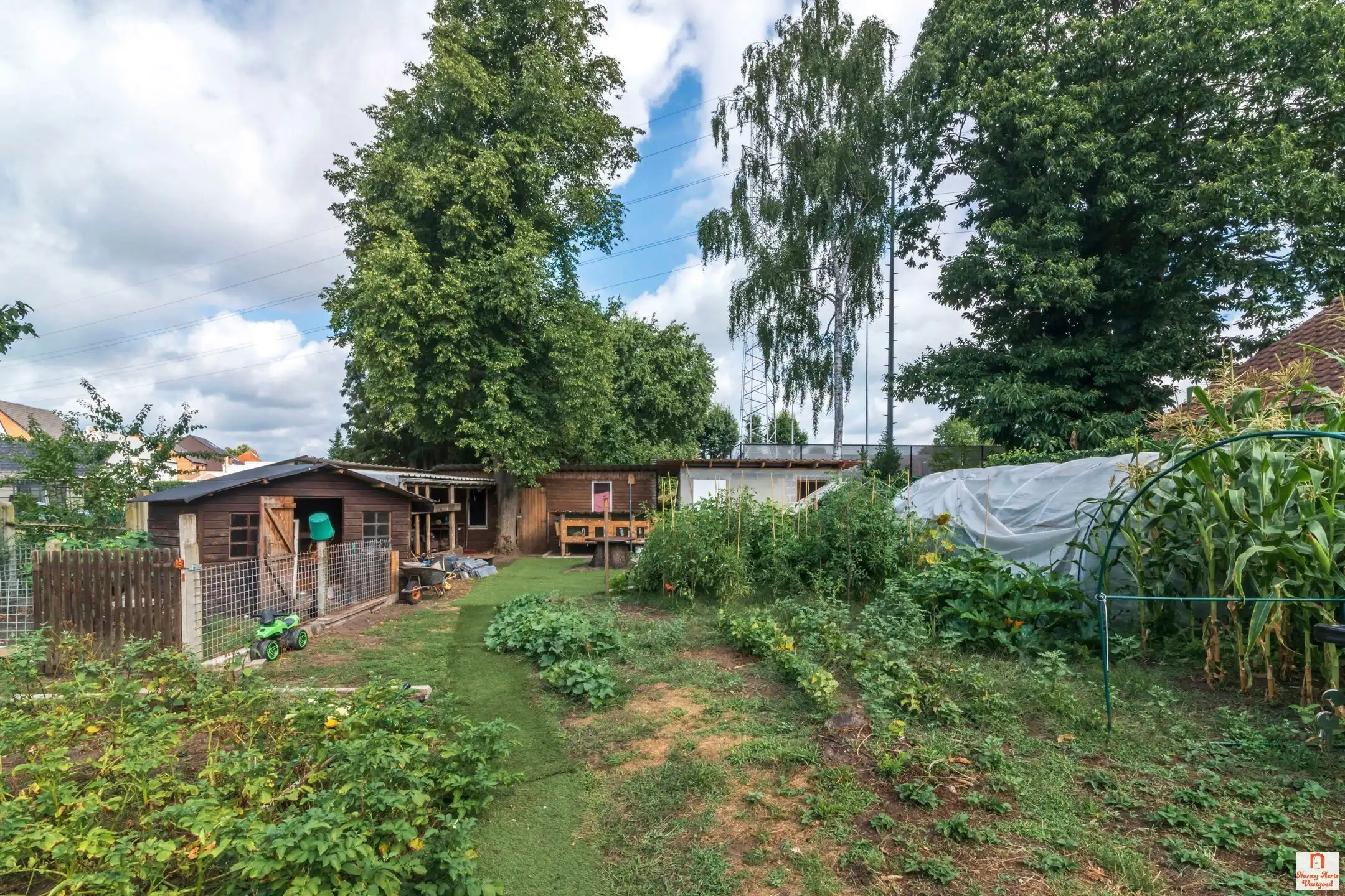Ruime, vernieuwde woning met terras en tuin in Koersel foto 27