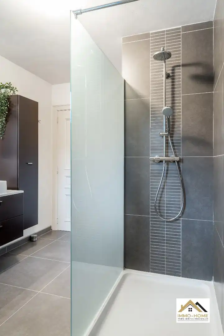 INSTAPKLARE WONING IN RUSTIGE WIJK AAN GROENE RAND LOKEREN foto 14