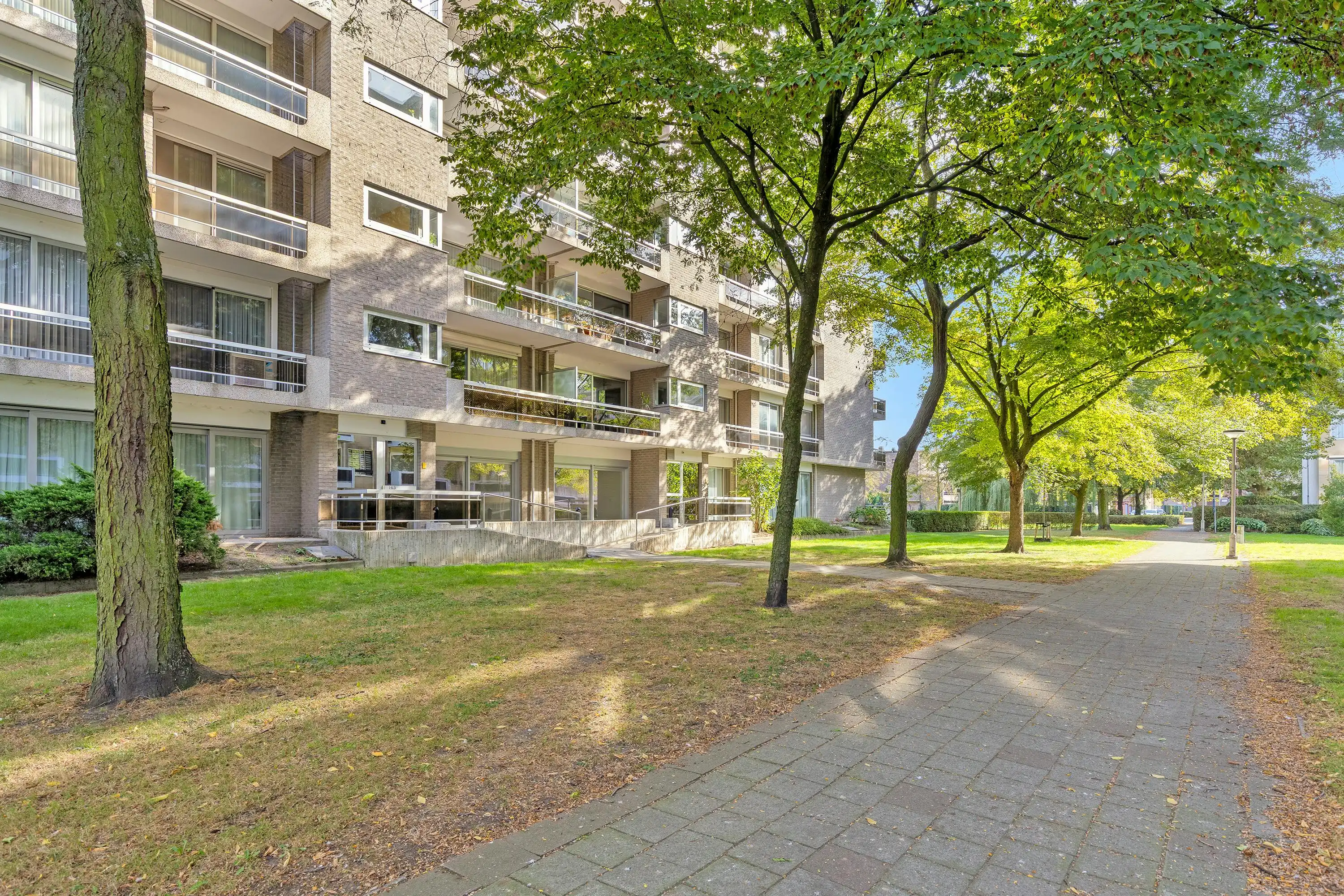 Appartement met terras te koop op het groene Linkeroever foto 28
