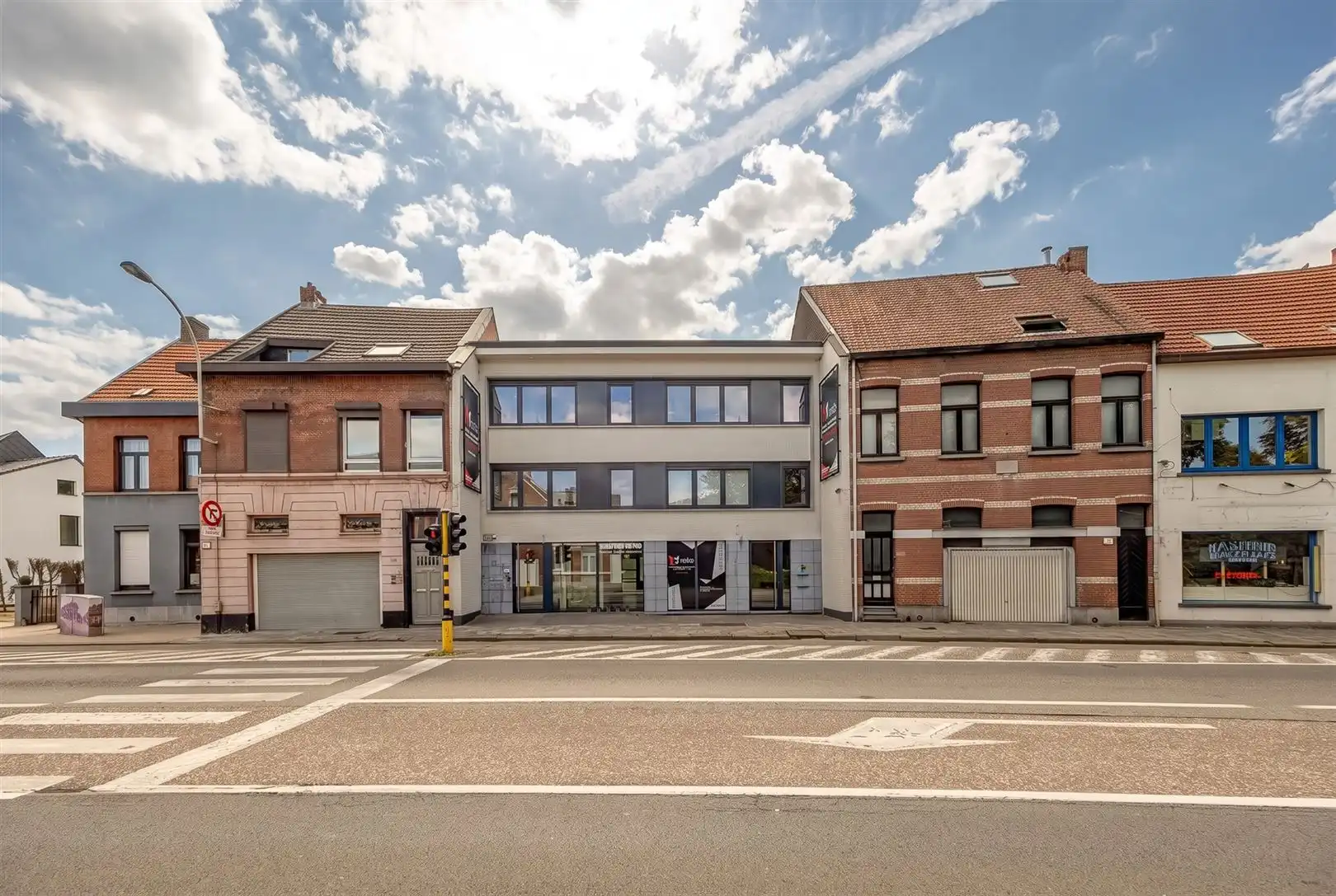 Commerciële toplocatie met privéparking foto 22