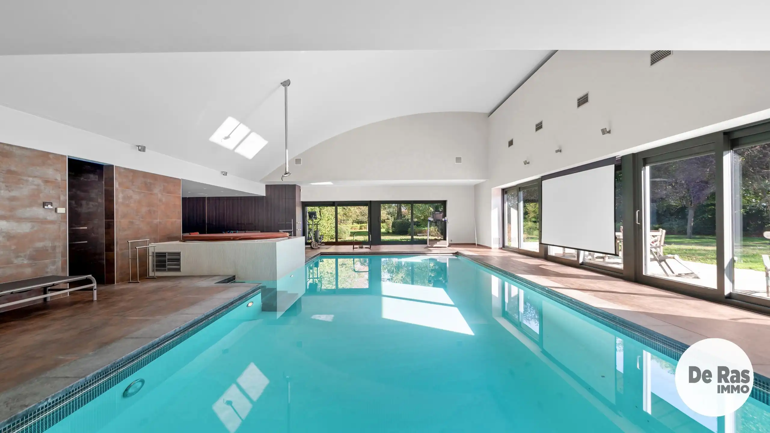 LAARNE - Karaktervolle villa met binnenzwembad op perceel van 42 are foto 27