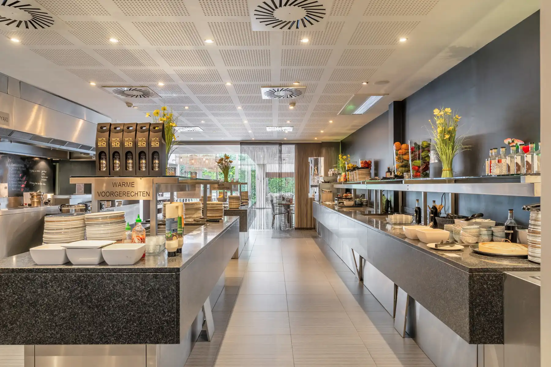 Prachtig commercieel pand met stadstuin in het hart van Aartselaar foto 4