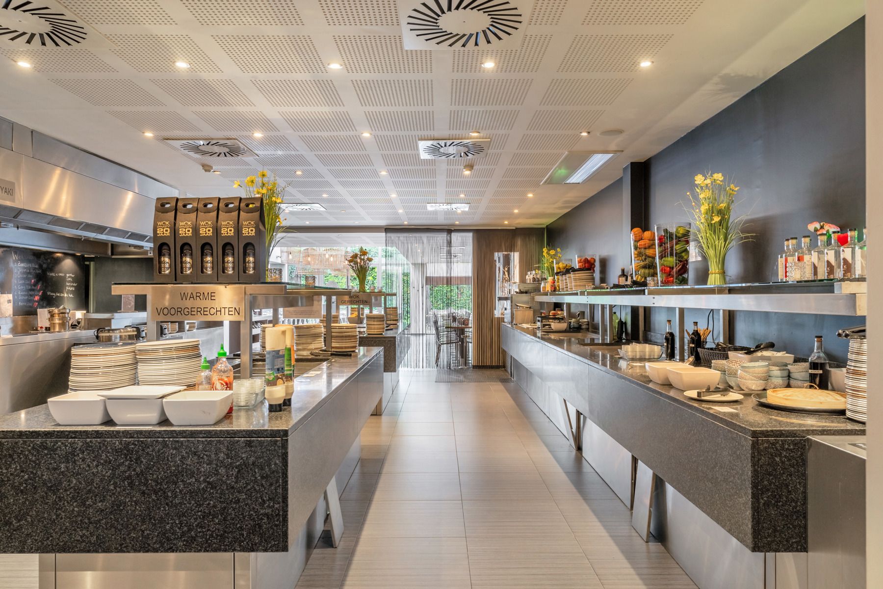 Prachtig commercieel pand met stadstuin in het hart van Aartselaar foto 4