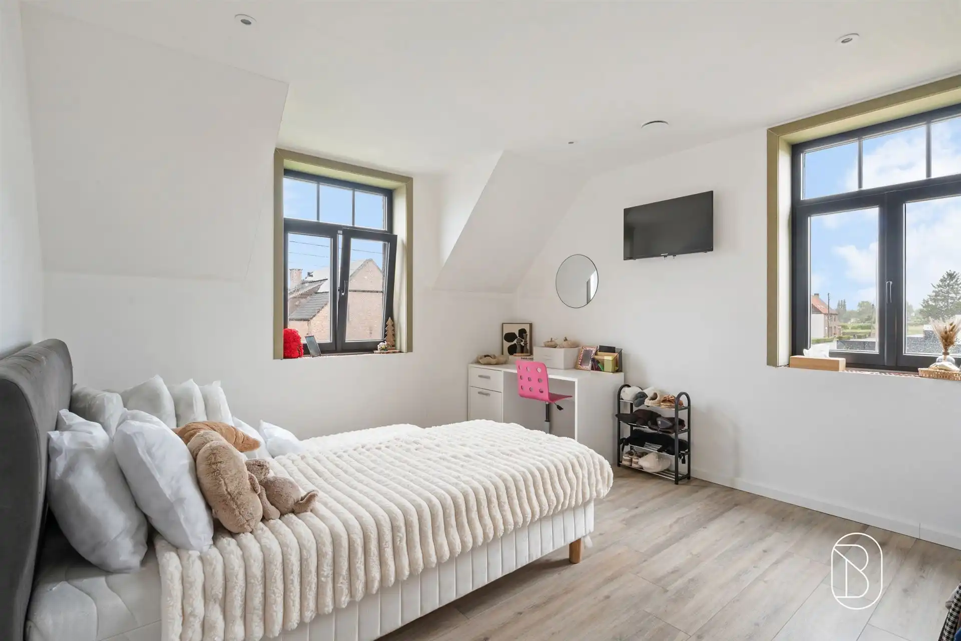 Recente pastorijwoning met 5 slk, lift en ruime tuin! foto 21