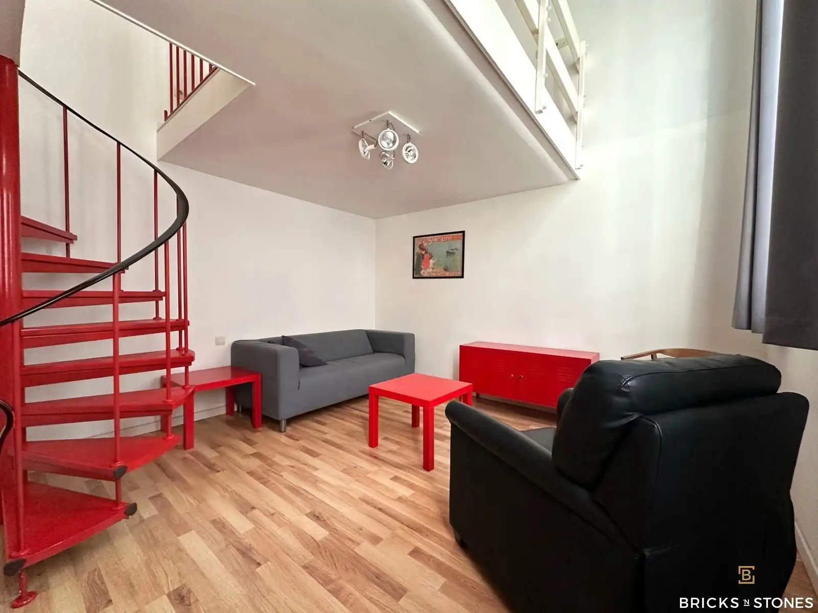 Gezellige bemeubelde duplex-studio in het historisch centrum van Antwerpen foto 3