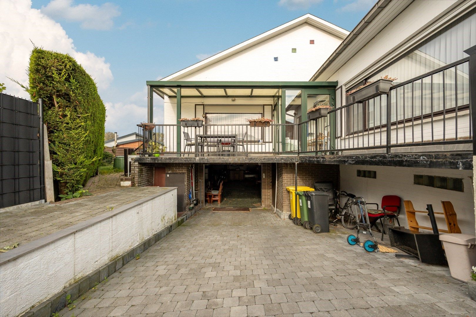 Laagbouw met drie slaapkamers en ruime garage foto 16