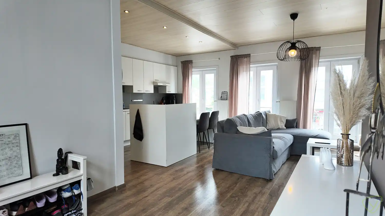 Duplex appartement te huur net buiten het centrum van Eeklo foto 2