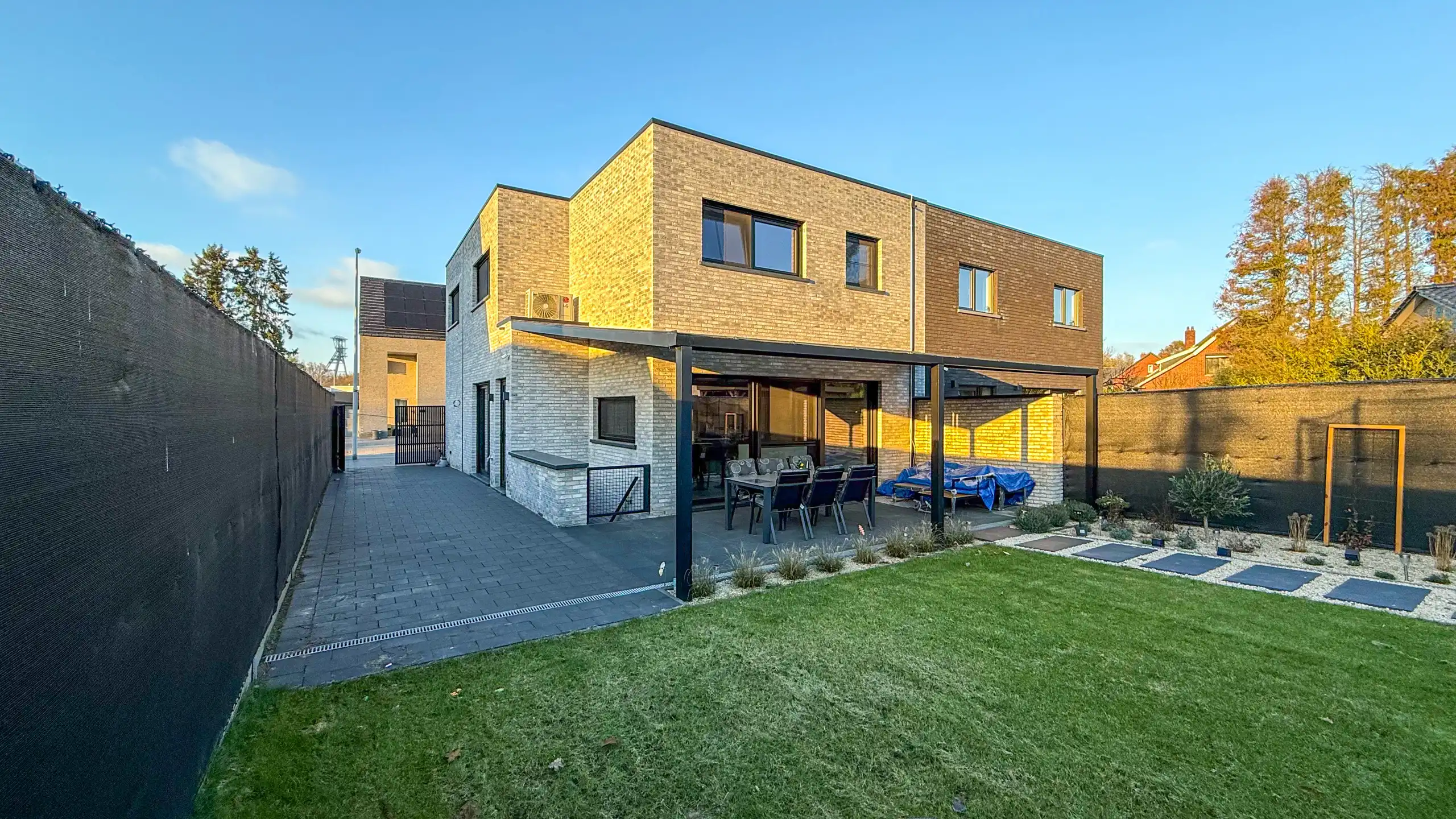 Moderne halfopen bebouwing (3 jaar oud) nabij E313 & E314! foto 47