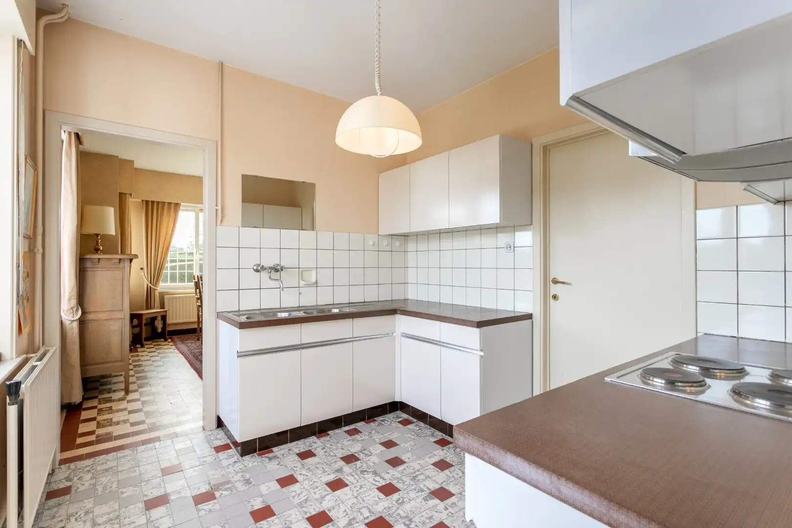 Te renoveren woning met 5 slpks op topligging in Dworp foto 8