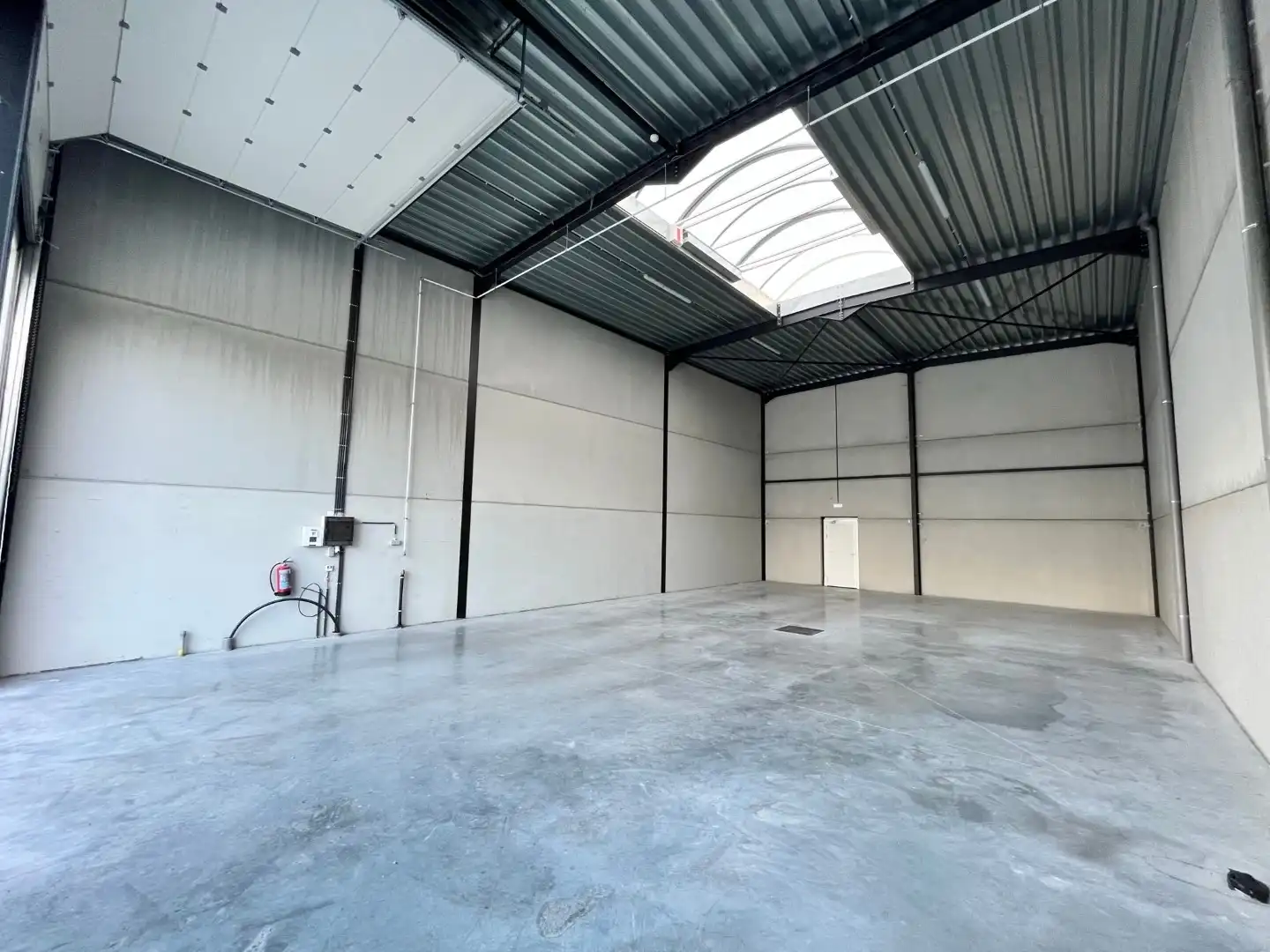 Goed gelegen KMO-unit te huur in Zwevezele foto 16