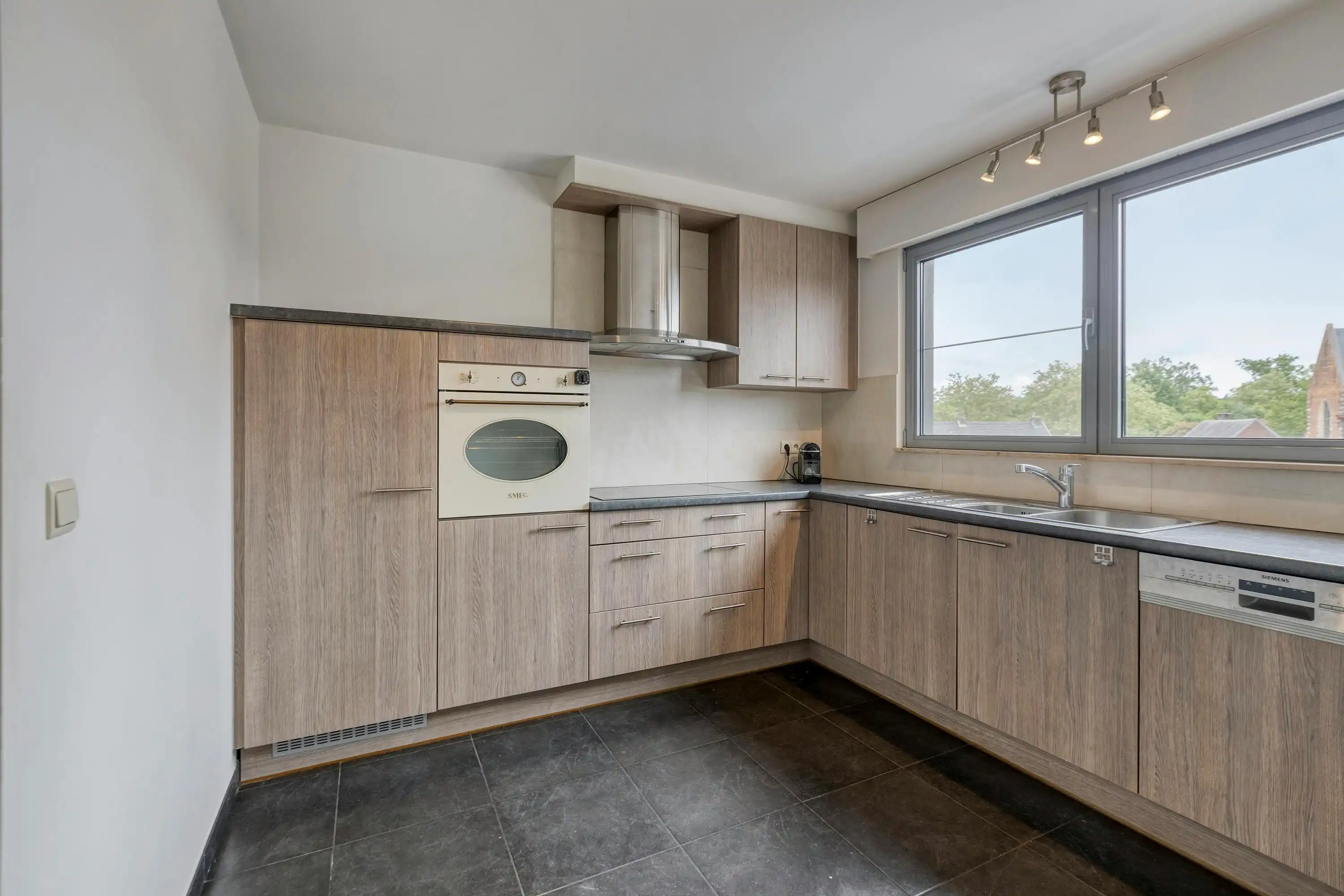 Centraal gelegen appartement met ruim terras en garagebox te Kuringen foto 9
