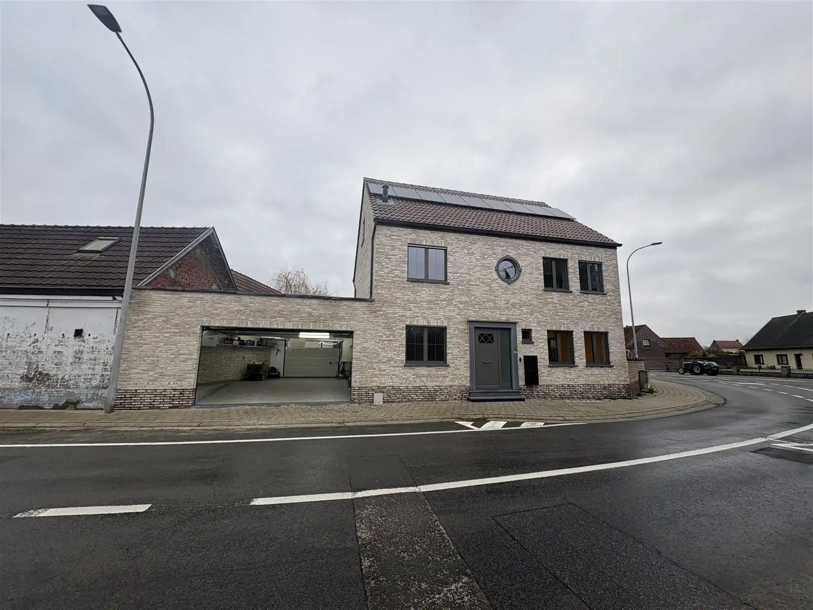 Woning te huur met luxe en elegante afwerking! foto {{pictureIndex}}