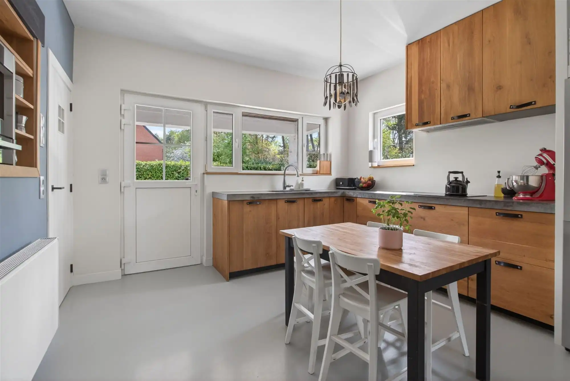 Ruime villa met zuidgerichte tuin en maximale privacy foto 12