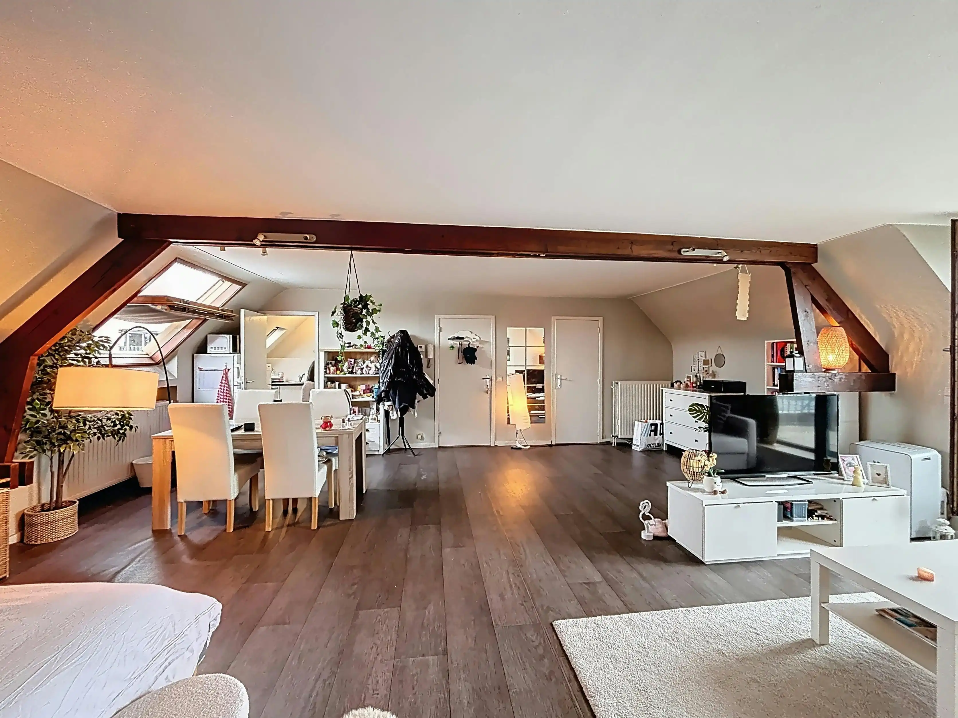 Studio met ruim terras te koop in centrum Kapellen! foto 3