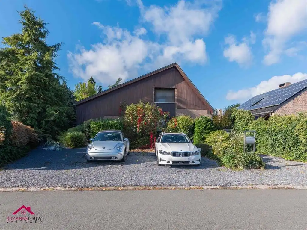 Vrijstaande woning op ruim perceel foto 3