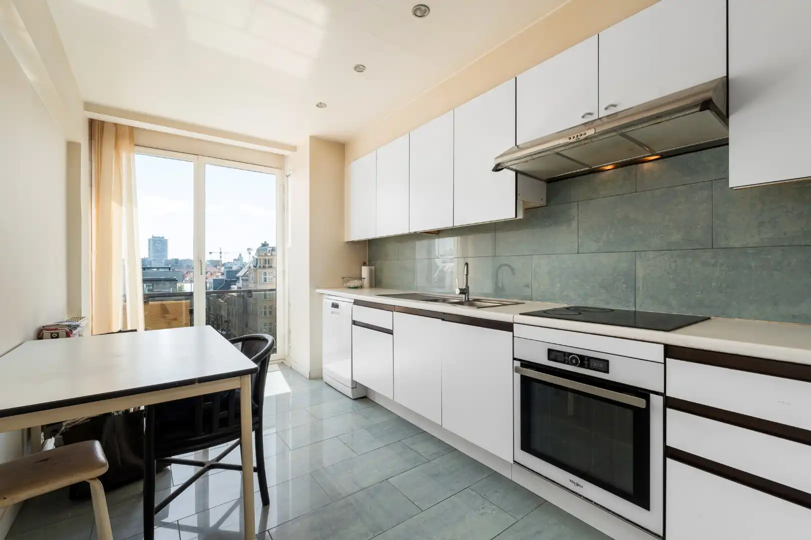 Ruim 2-slaapkamerappartement van 113 m² met open zicht op het Wapenplein – absolute topligging - gunstig EPC! in hartje Oostende foto 7