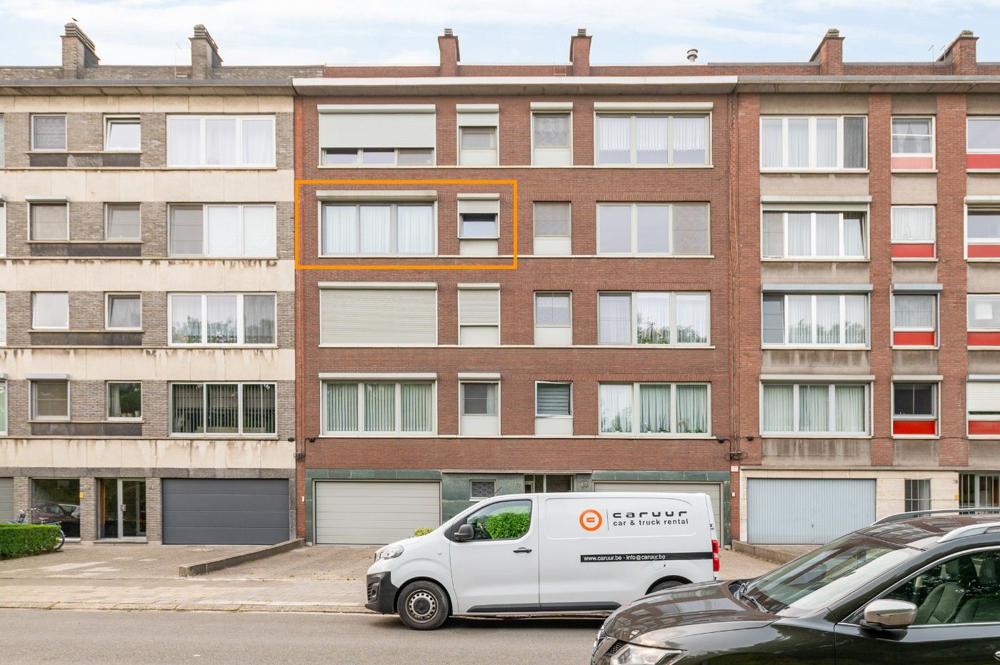 Tof, instapklaar app. op 3e verd. met 2 slpk., terrasje en garage foto {{pictureIndex}}