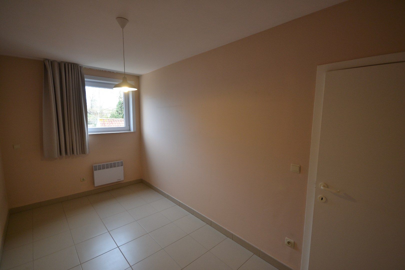Mooi twee slaapkamer appartement, centraal gelegen, in  Oostduinkerke-bad! foto 8