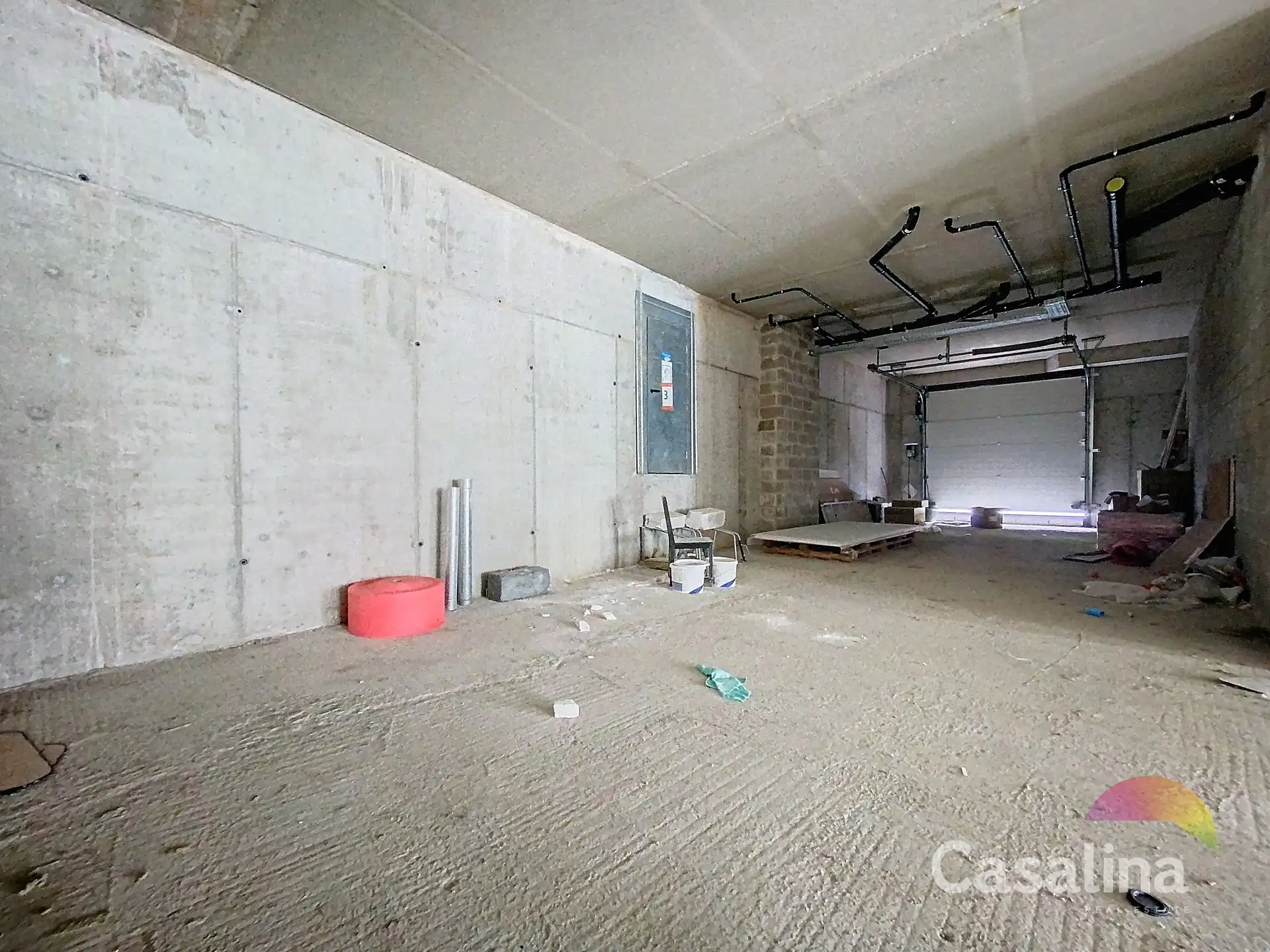 Handelsgelijkvloers te huur in een nieuwbouwproject foto 6