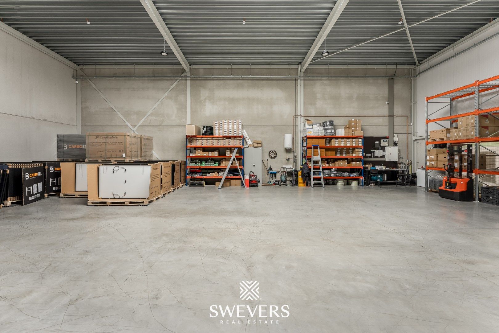 Functionele industriehal met drie autostaanplaatsen te Ham foto 8