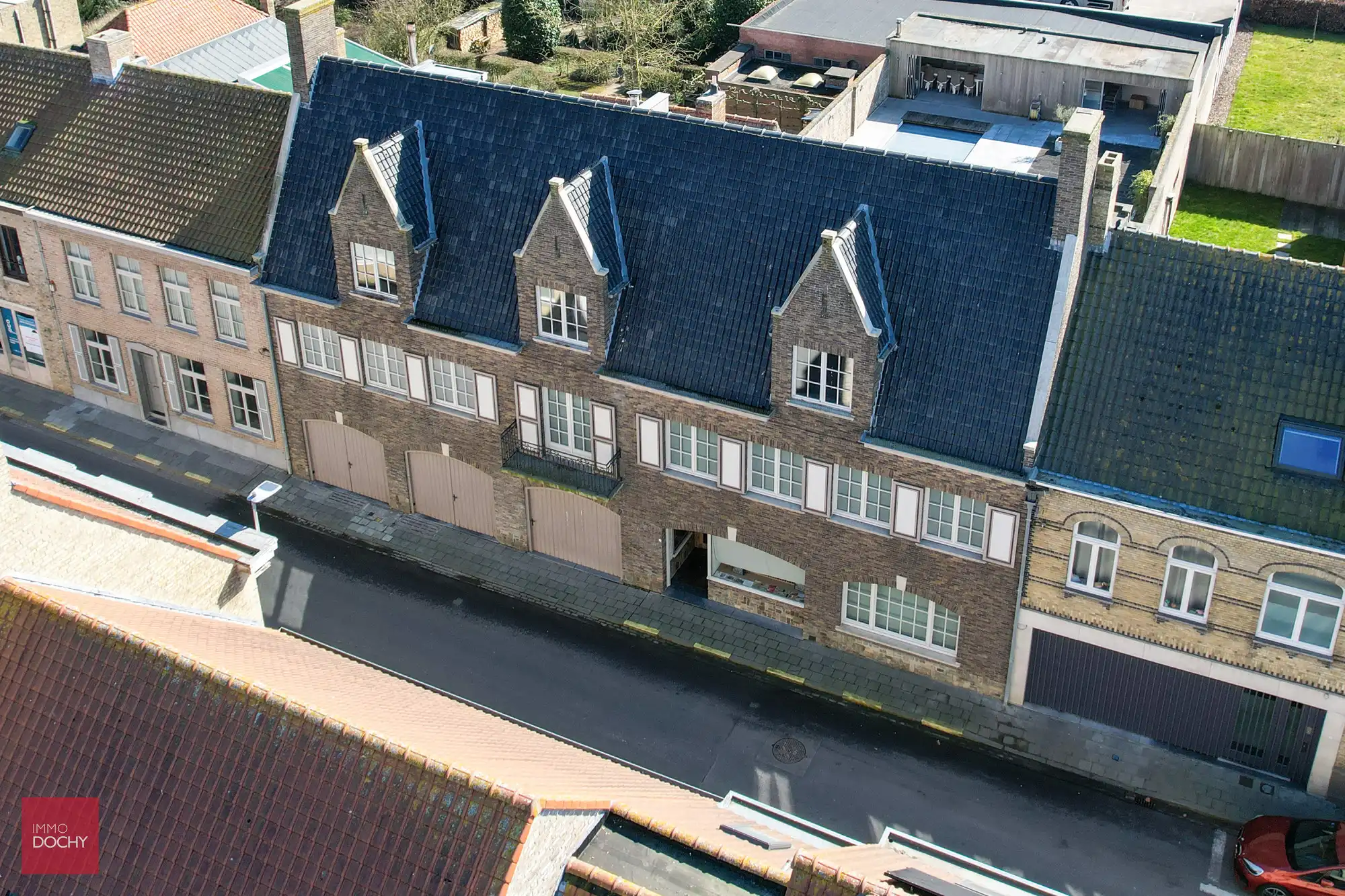 Centraal gelegen ruim herenhuis foto 3