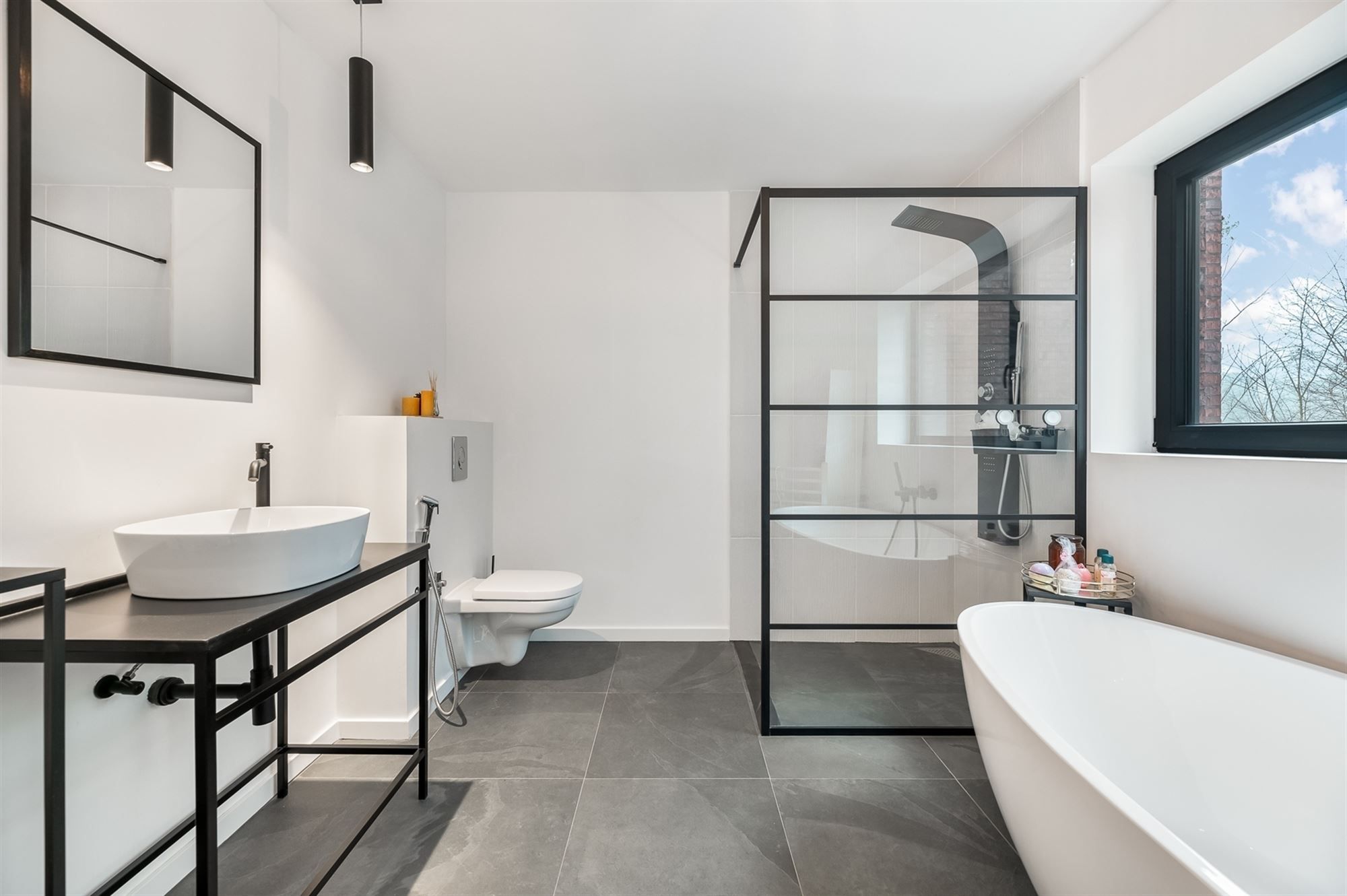 RECENTE, RUIME, ENERGIEZUINIGE WONING MET MOGELIJKHEID TOT APPARTEMENT OP ZOLDERVERDIEPING foto 12