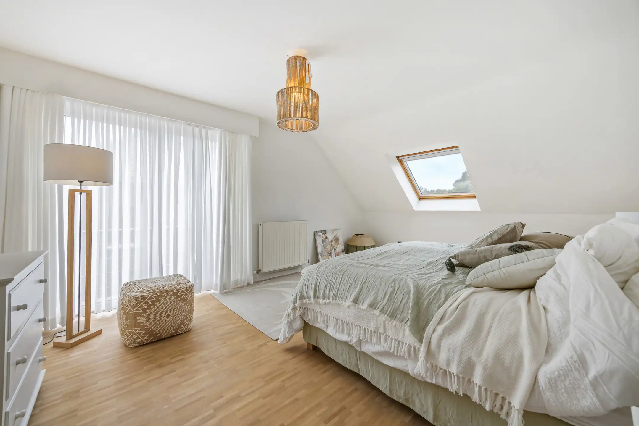 Centrale residentie met handelsruimte te Bilzen foto 9