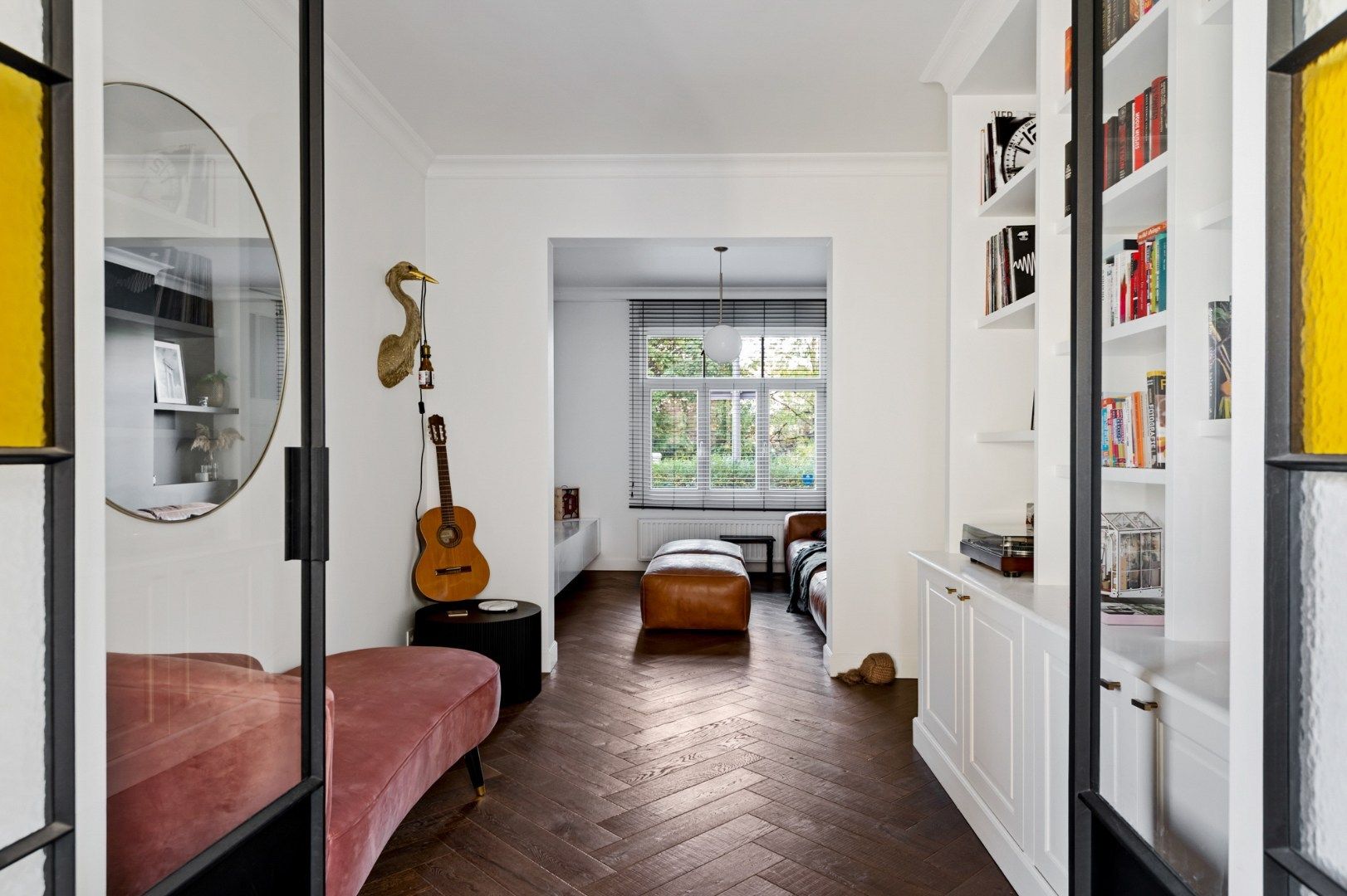 Volledig gerenoveerde woning van 197 m² met 2 à 3 slaapkamers te Wilrijk! foto 6