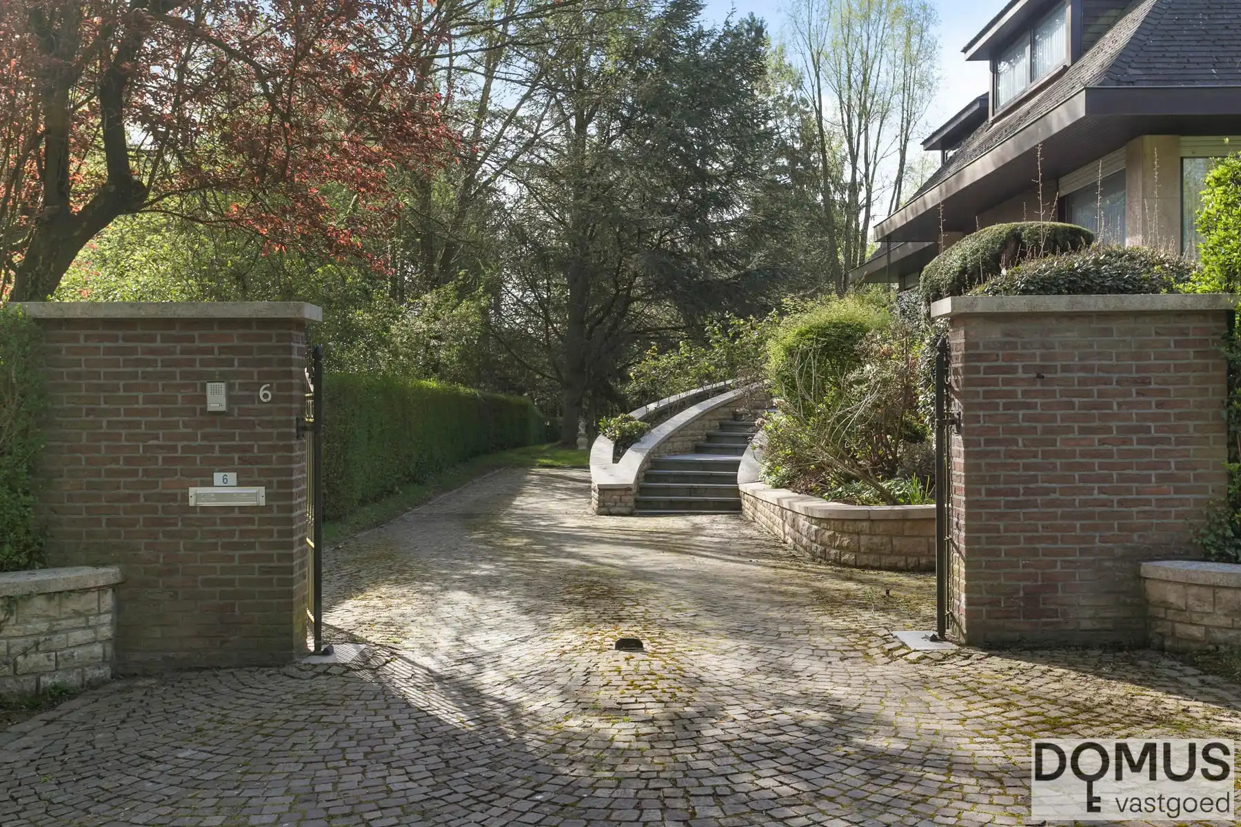 Statige villa met tijdloze architectuur op topligging  foto 4